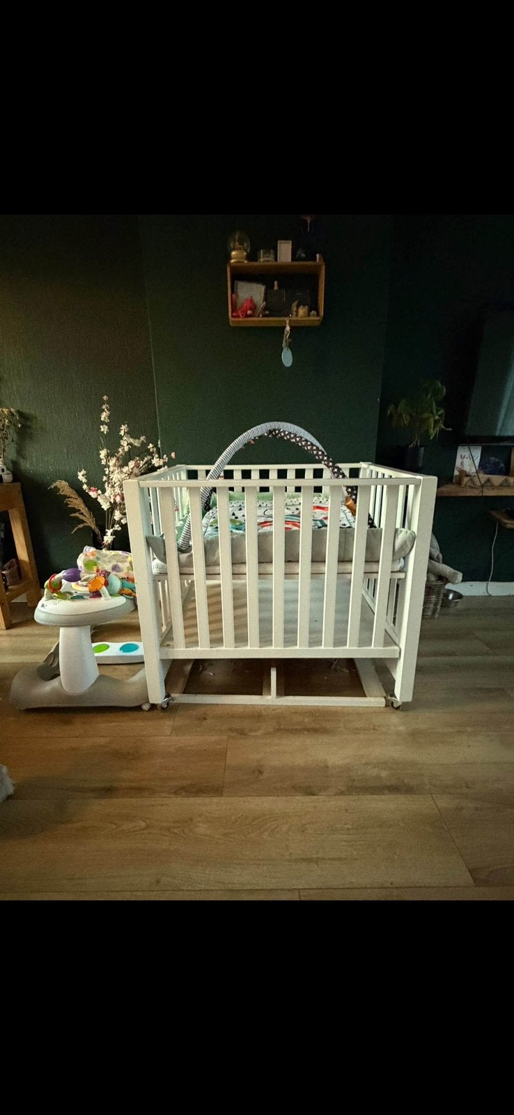 Witte babybox met speelkleed en 2 rieten manden, Ophalen, Gebruikt, Vierkant, Wieltjes