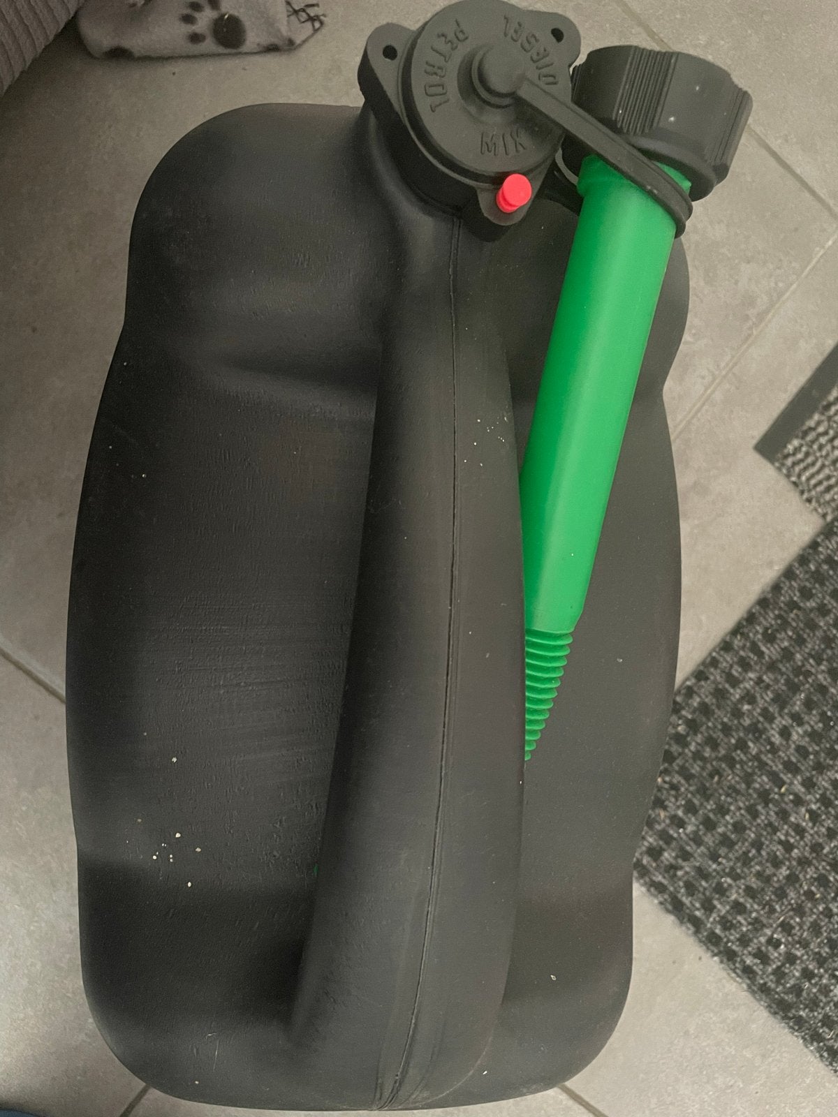 Brandstof jerrycan 20L - Zwart met groene tuit, Ophalen, Gebruikt