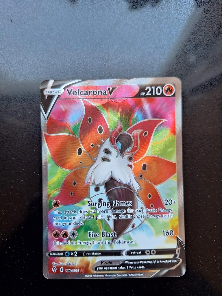 Volcarona V 170/203 Pokémon Kaart, Ophalen of Verzenden, Zo goed als nieuw, Losse kaart, Foil