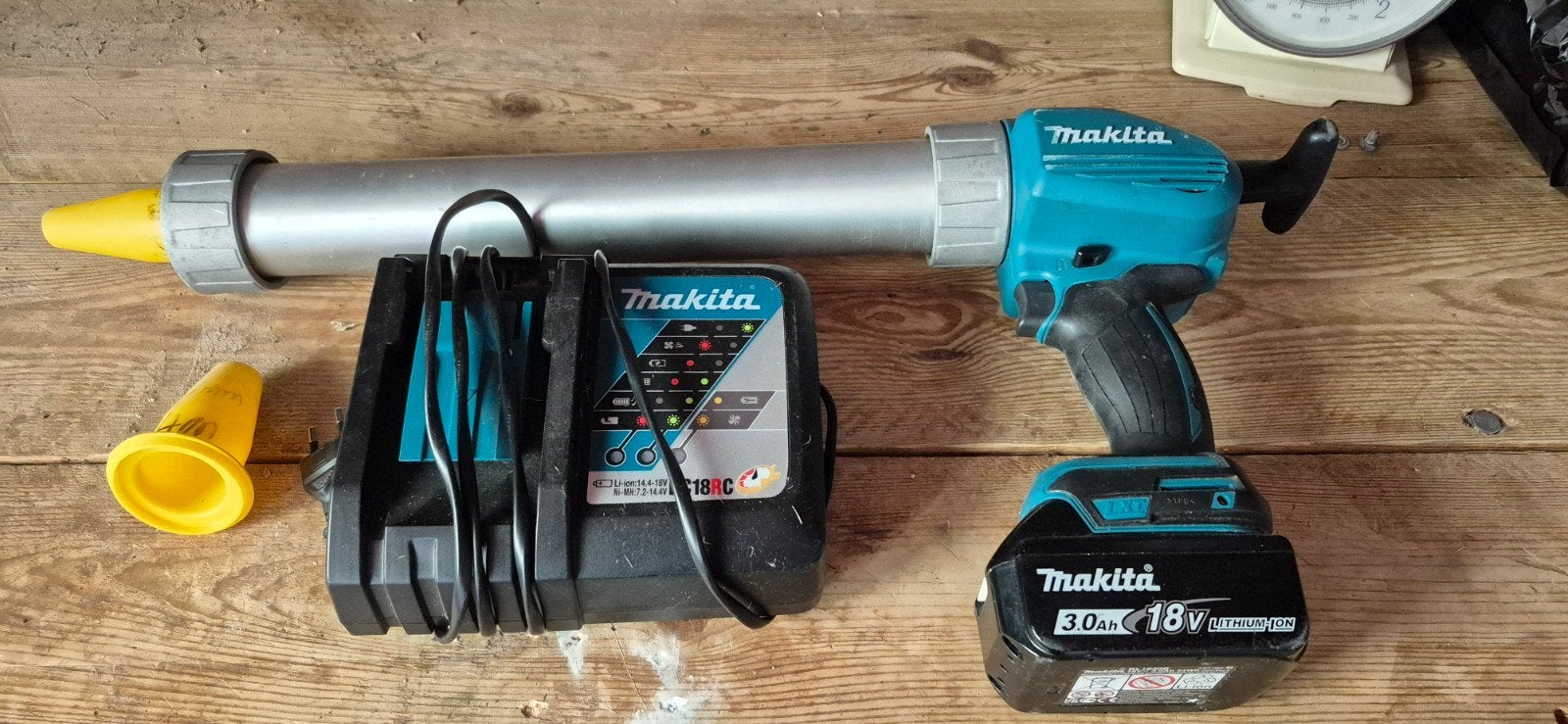 Kitspuit Makita elektrisch., Ophalen of Verzenden, Zo goed als nieuw, Overige typen