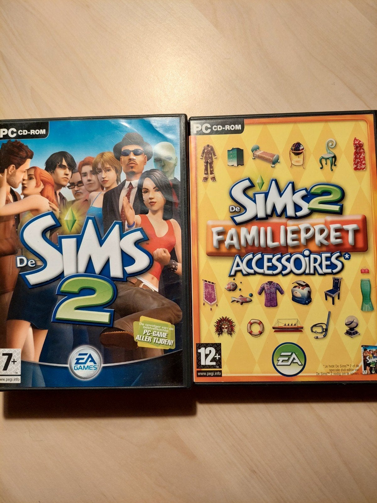 De Sims 2 + Familiepret Accessoires PC CD-ROM, Gebruikt, 1 speler, Ophalen of Verzenden, Vanaf 7 jaar