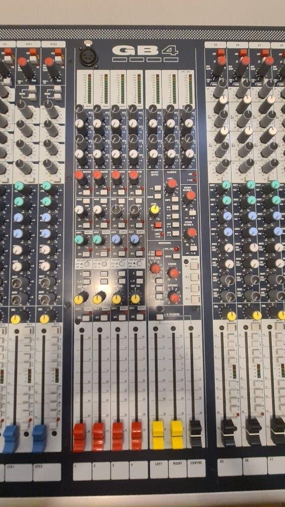 Soundcraft GB4 40-Channel Analog Mixing Console, Ophalen of Verzenden, Gebruikt, 20 kanalen of meer