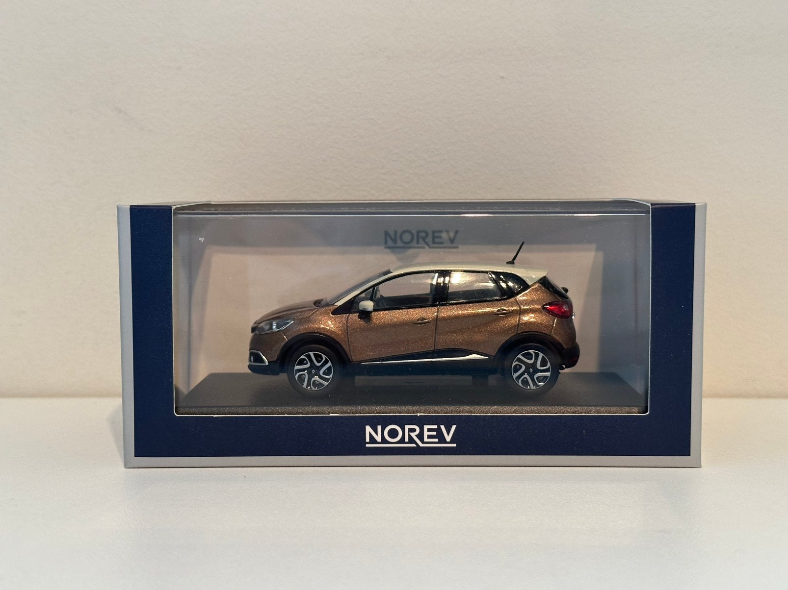 Renault Captur Brown/Ivory | Norev | schaal 1:43 | Nieuw, Ophalen of Verzenden, Zo goed als nieuw, Auto, Norev