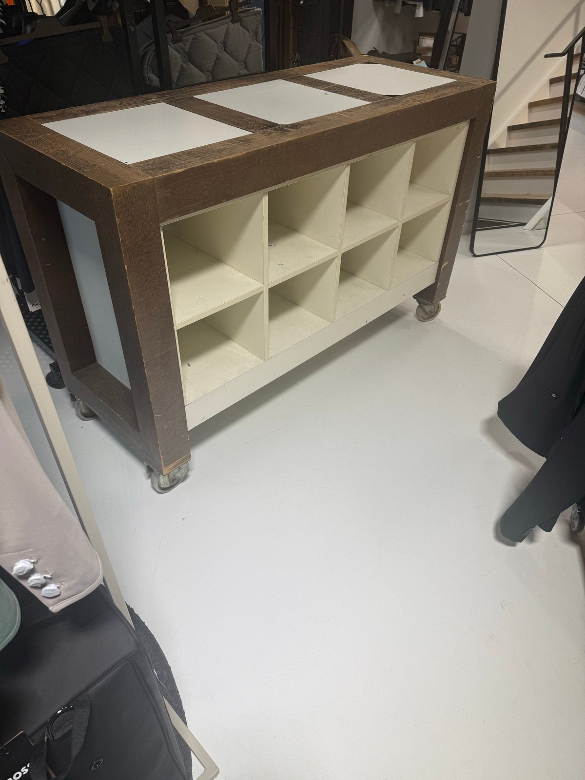Verkoopbalie / Inpaktafel op wielen - Zeer degelijk, Ophalen
