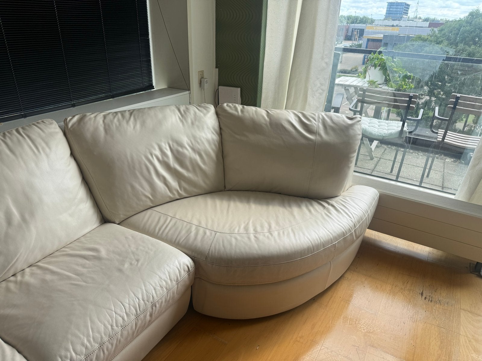 Leren hoekbank - Crèmekleurig, Huis en Inrichting, Banken | Bankstellen, Ophalen, 250 tot 300 cm, Gebruikt, 100 tot 125 cm