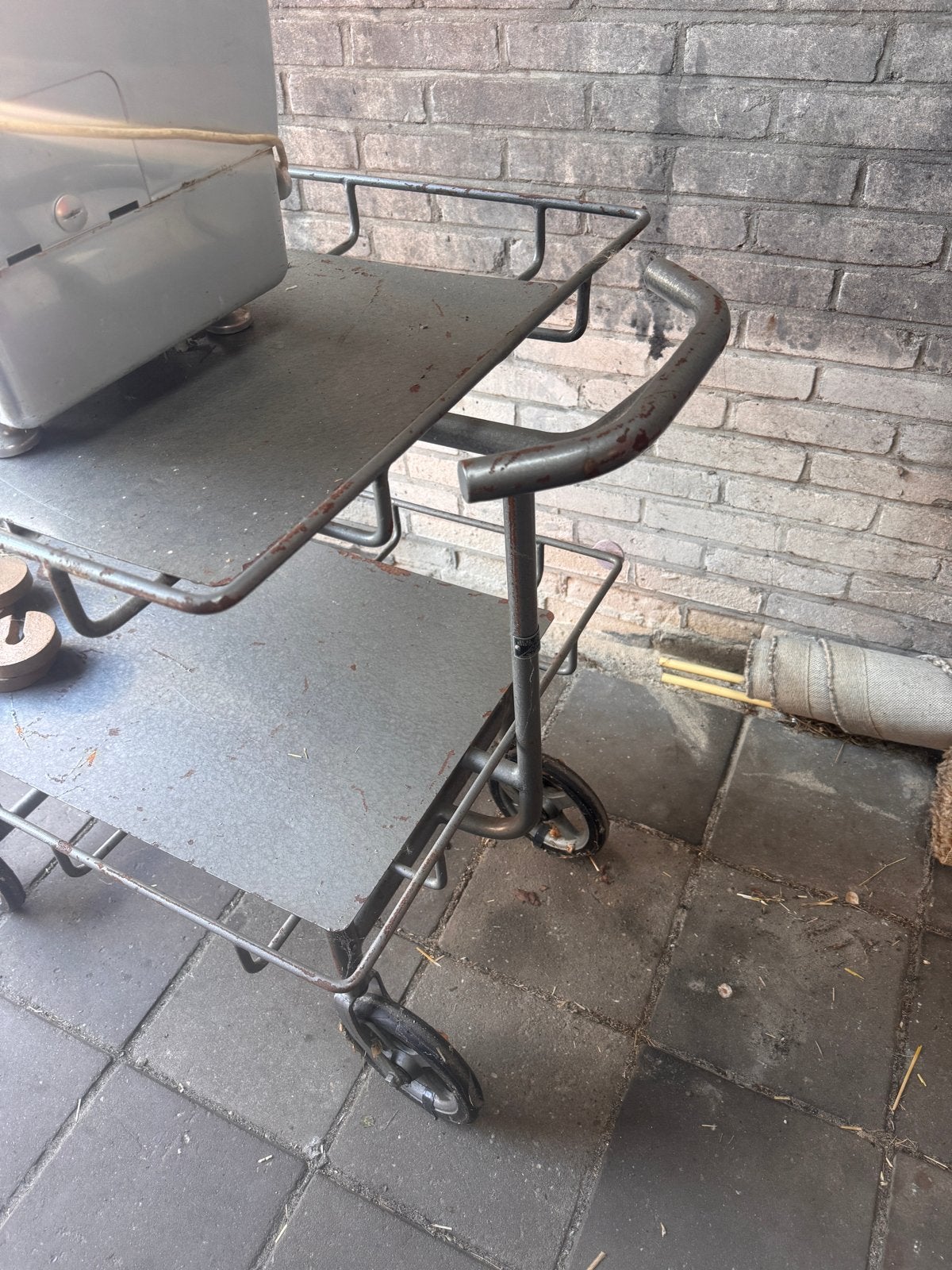 Industriële kar op wieltjes, Ophalen