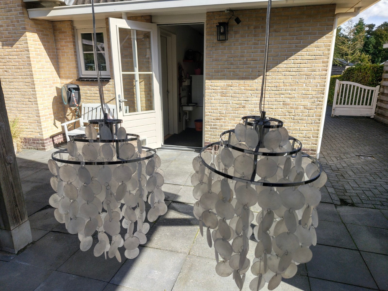 Set van 2 schelpen hanglampen br 30 cm hoogte 50 cm, Huis en Inrichting, Ophalen, E27 (groot), Zo goed als nieuw, Metaal