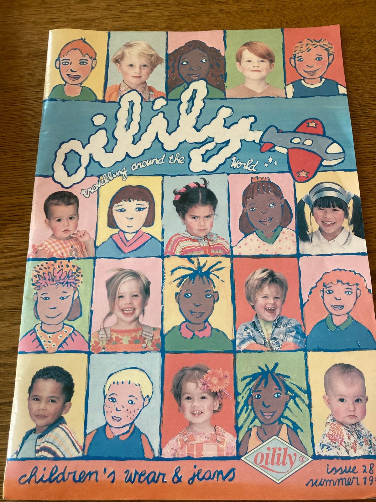 Oilily catalogus 1998 - Groot exemplaar, Boeken, Catalogussen en Folders, Gelezen, Catalogus, Ophalen of Verzenden