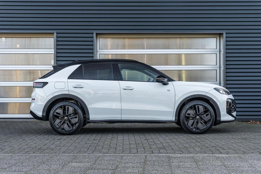Volkswagen T-Roc 1.5 eTsi 150pk R-Line First Edition | Tech, Auto's, Volkswagen, 1498 cc, 4 cilinders, Wit, Bedrijf