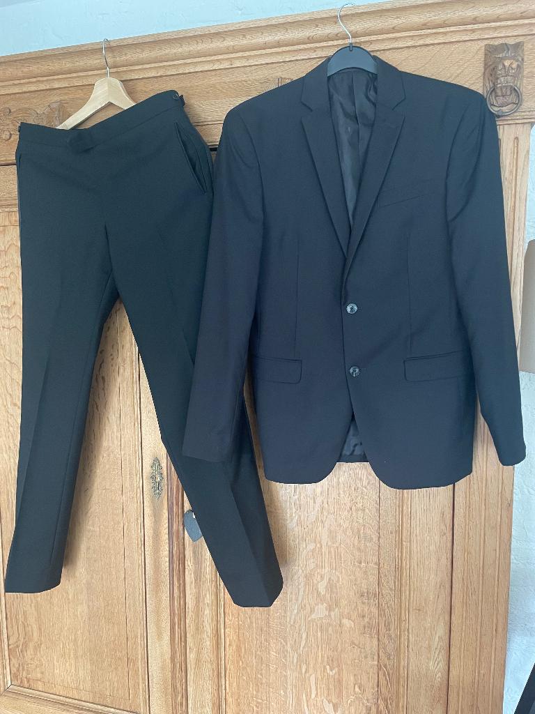 Nette heren kostum, Kleding | Heren, Kostuums en Colberts, Ophalen of Verzenden, Zo goed als nieuw, Maat 48/50 (M), Zwart