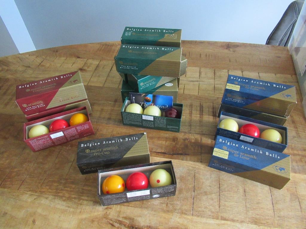 Partij verschillende Belgian Biljartballen Super Aramith Pro, Ophalen of Verzenden, Zo goed als nieuw, Keu of Ballen