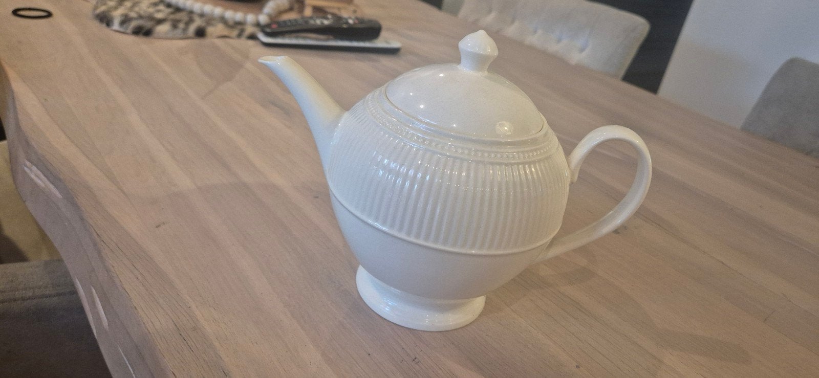 Creme Witte theepot Wedgwood Windsor 1.2L, Huis en Inrichting, Keuken | Servies, Ophalen of Verzenden, Zo goed als nieuw, Keramiek