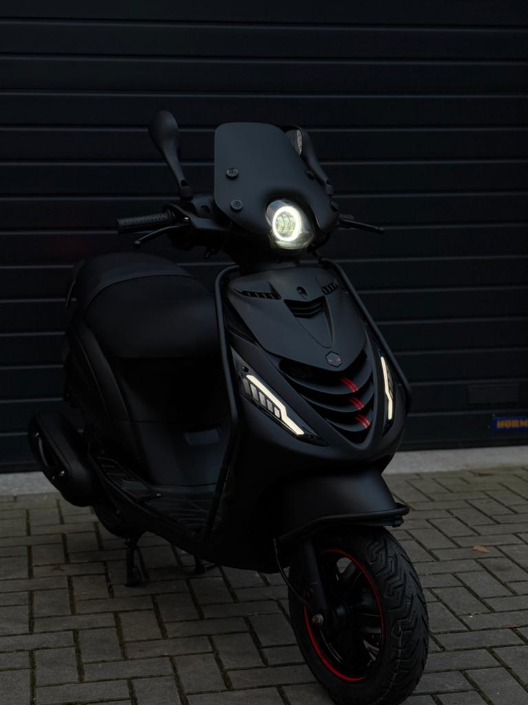 Piaggio zip 2019, Fietsen en Brommers, Scooters | Piaggio, Zo goed als nieuw, Zip, Maximaal 45 km/u, Benzine, Ophalen