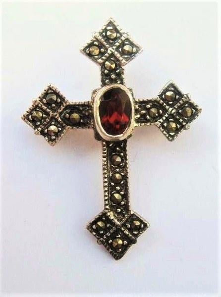 Danecraft Vintage zilveren kruis broche, Markasiet & Granaat, Ophalen, Minder dan 4 cm, Nieuw, Zilver