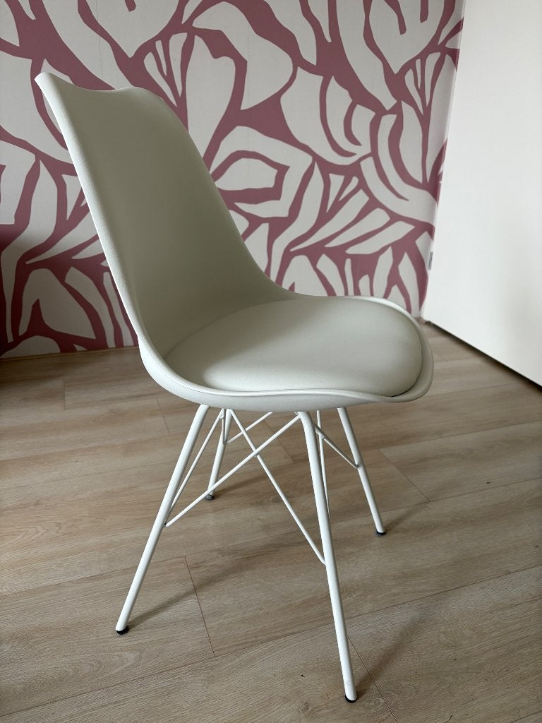 4x Jysk Klarup witte eetkamerstoelen, Huis en Inrichting, Stoelen, Ophalen, Wit, Scandinavisch, Zo goed als nieuw