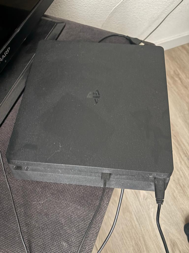 PlayStation 4 Pro met controller en tv, Ophalen of Verzenden, Zo goed als nieuw, Met 1 controller, Pro