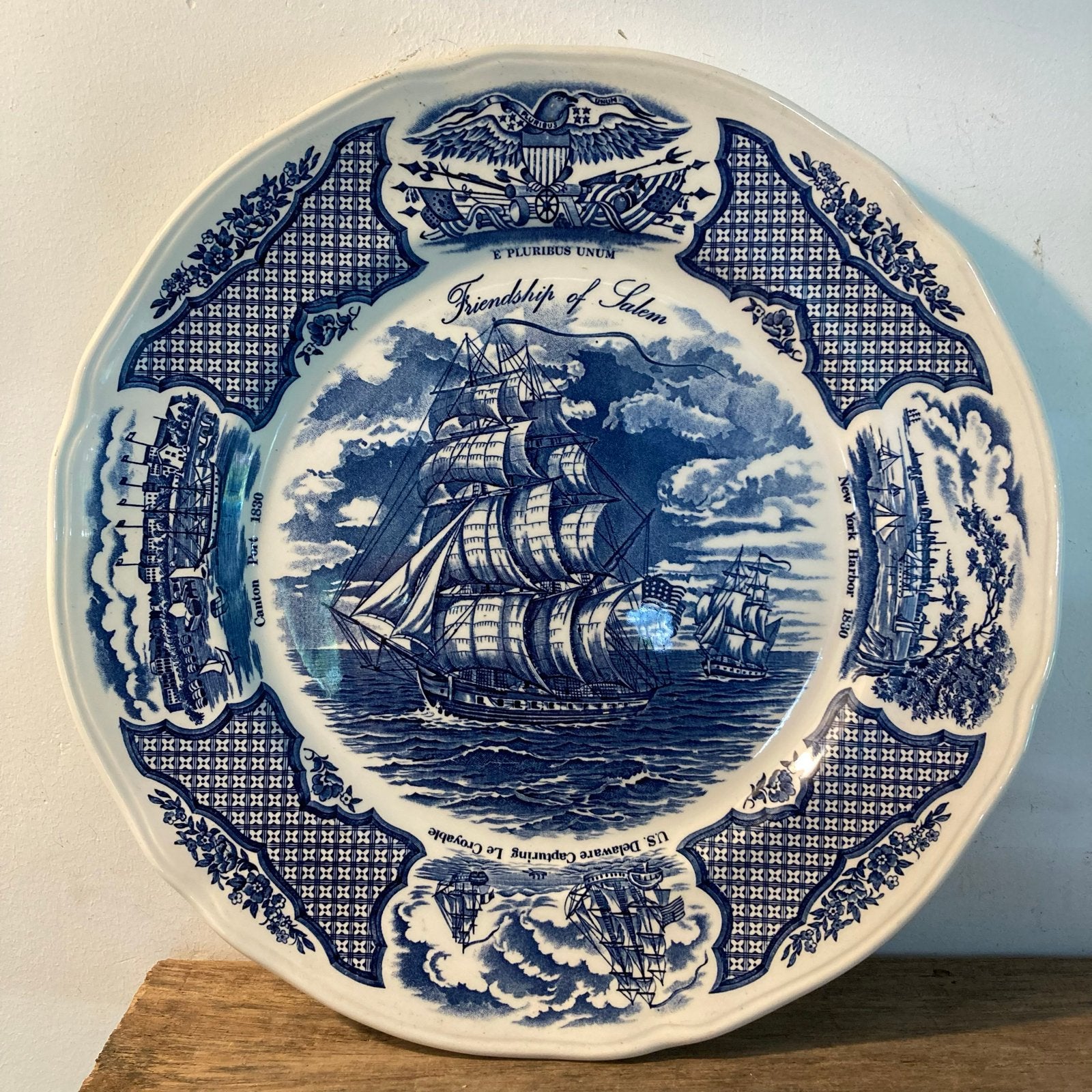 Blauw Wit Bord met Historische Amerikaanse Havens en Schepen, Ophalen of Verzenden