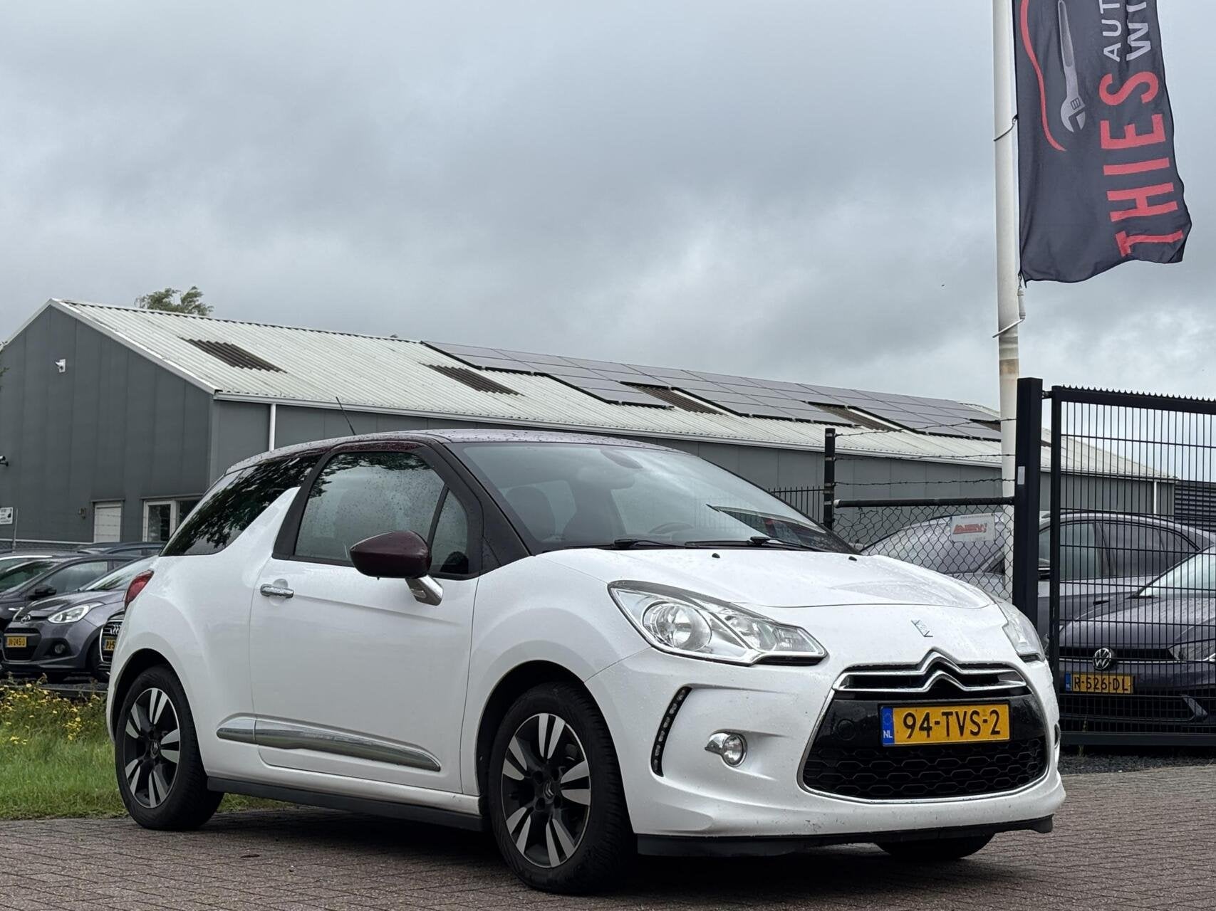 Citroen DS3 1.6 e-HDi So Chic export, Auto's, Voorwielaandrijving, Euro 5, Gebruikt, Automatische klimaatregeling