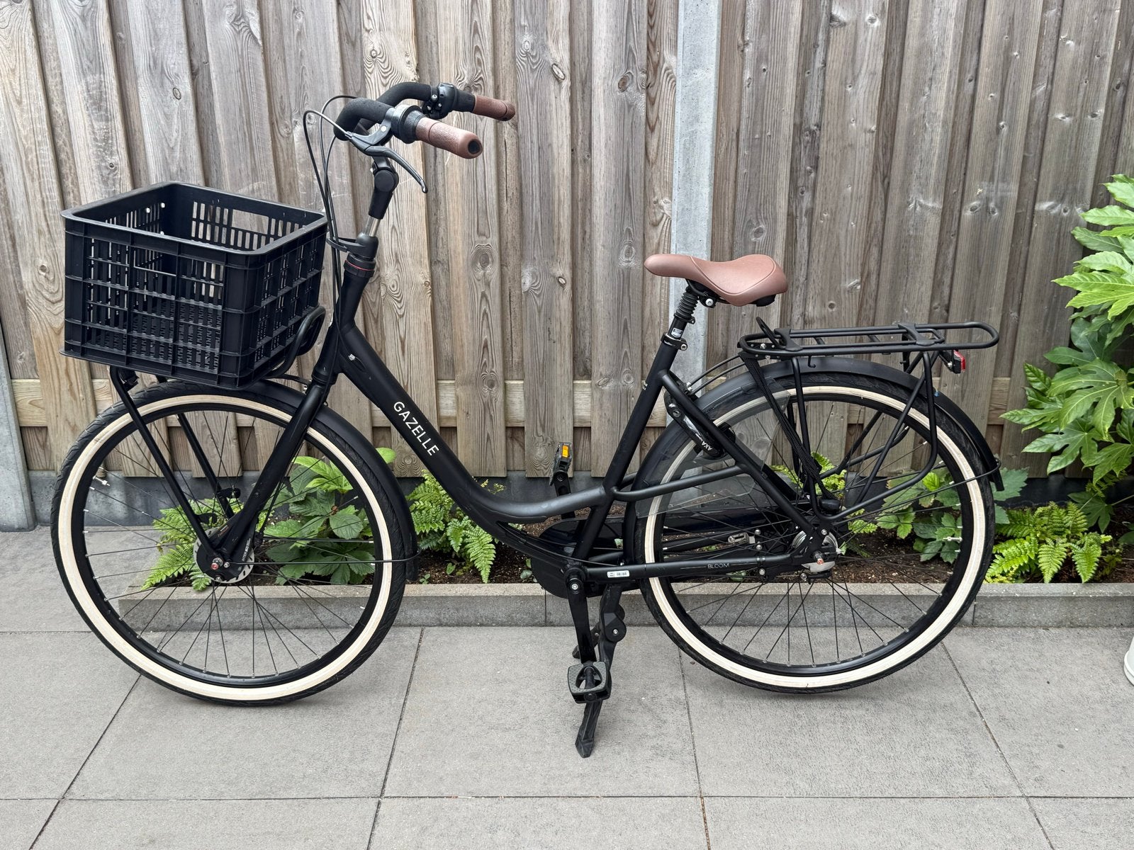Gazelle Bloom Damesfiets - Zeer nette staat, Ophalen, Terugtraprem, (Extra) lage instap, Zo goed als nieuw