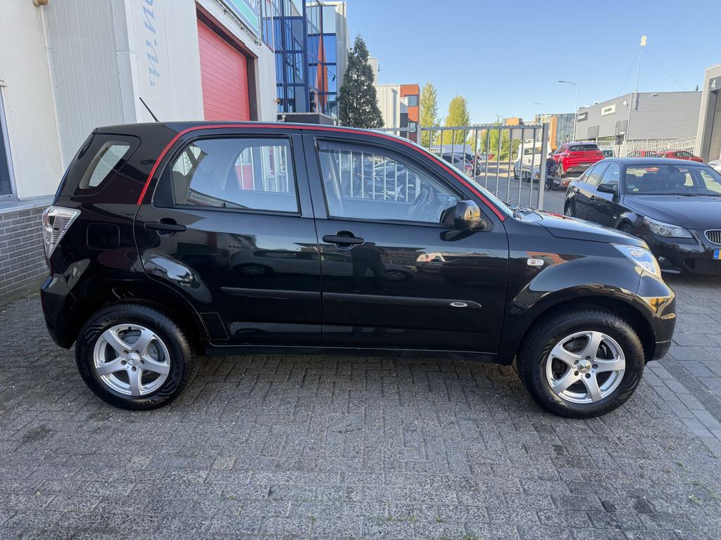 Daihatsu Terios 1.5 2WD Tour (bj 2010), 1350 kg, 400 kg, Zwart, Bedrijf