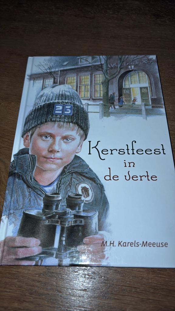 KR-1 M.H. Karels-Meeuse - Kerstfeest in de verte, Fictie algemeen, Ophalen of Verzenden, Zo goed als nieuw, M.H. Karels-Meeuse