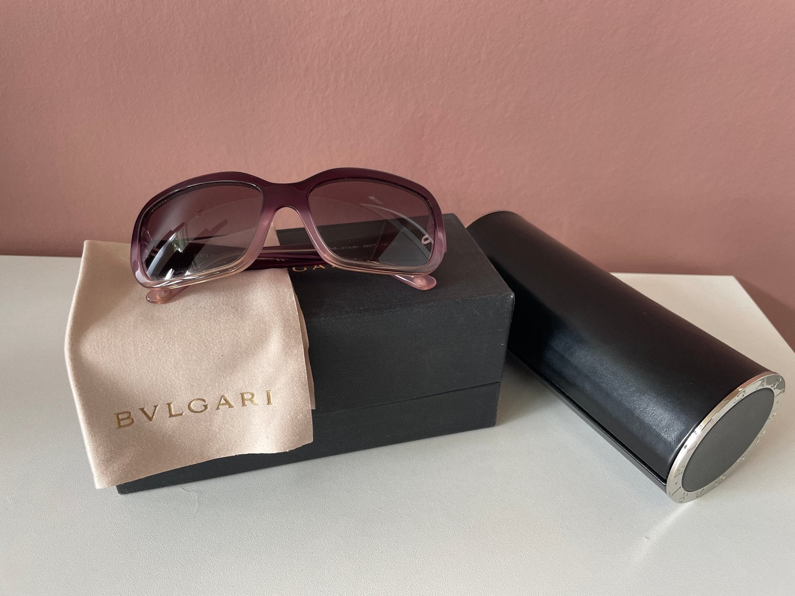 BVLGARI zonnebril met Swarovski steentjes, Overige merken, Gebruikt, Zonnebril, Paars