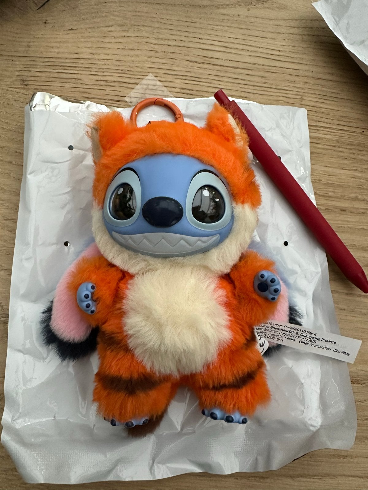 Disney Stitch in tijgerpak sleutelhanger popmart nieuw, Disney, Overige typen, Nieuw, Ophalen of Verzenden
