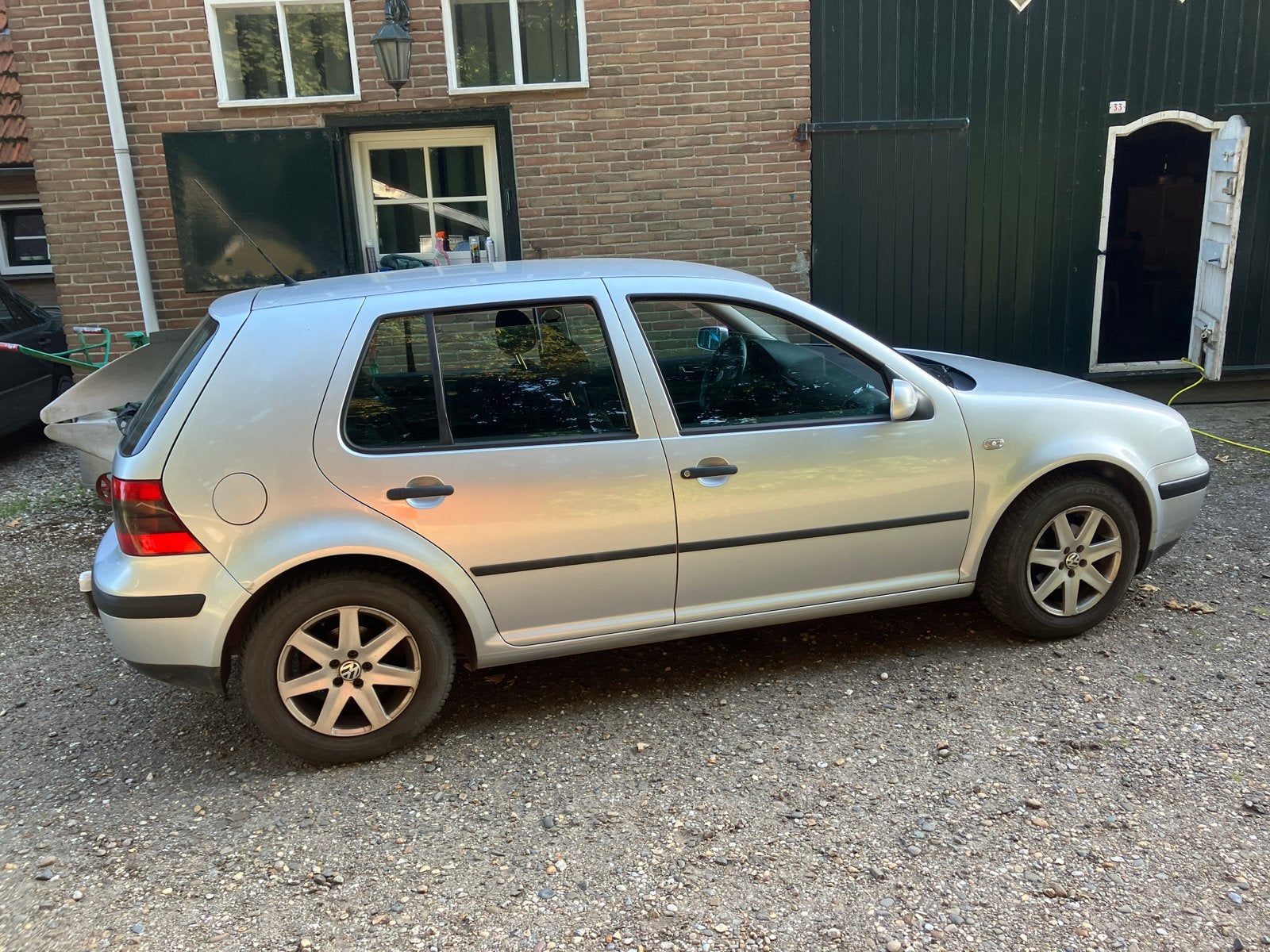 Zeer nette V Golf 1.4 55KW vaste prijs 1000,-, Voorwielaandrijving, 15 km/l, 74 pk, Zwart