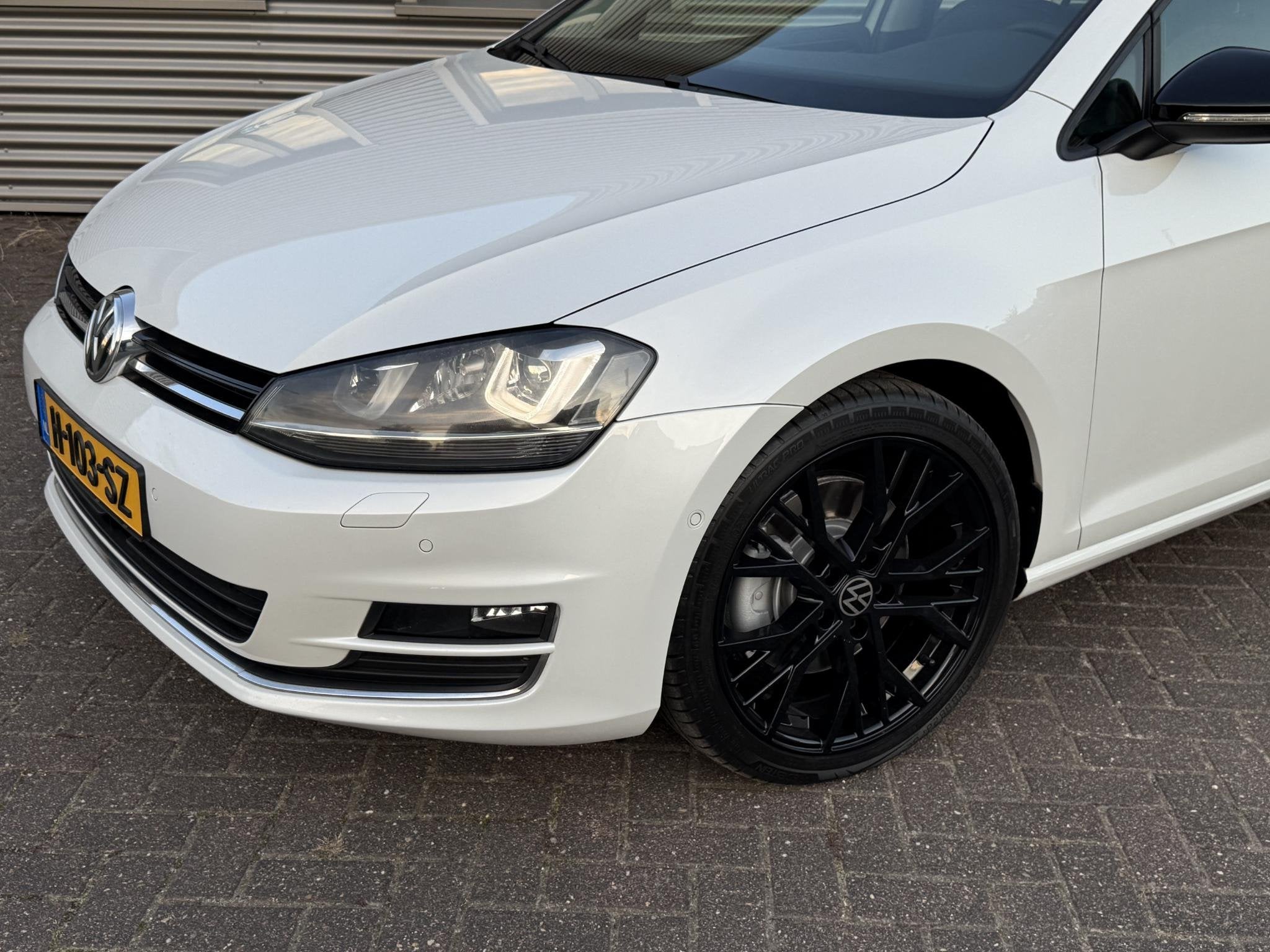 Volkswagen Golf 1.4 TSI ACT Highline Pano|Leder|ACC|Keyless|, Auto's, Gebruikt, 4 cilinders, Wit, Leder