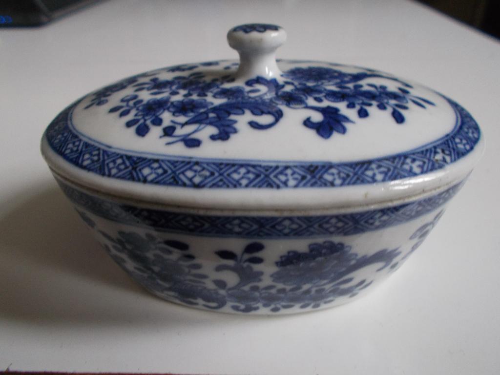 China, Porseleinen Botervloot Periode Qianlong (1735-1796)., Ophalen