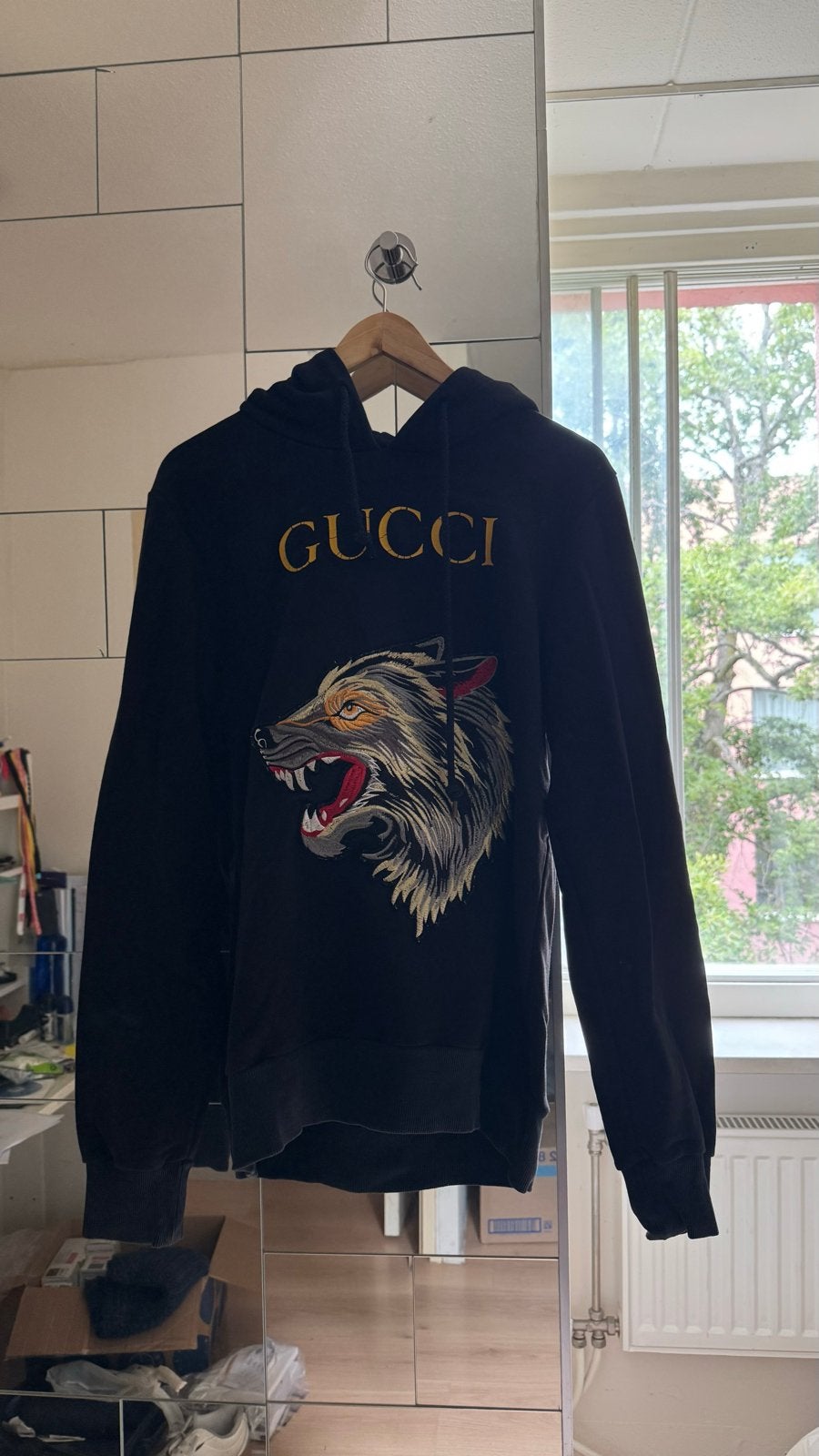 Gucci hoodie met wolf print, Ophalen of Verzenden, Gedragen, Maat 38/40 (M), Zwart