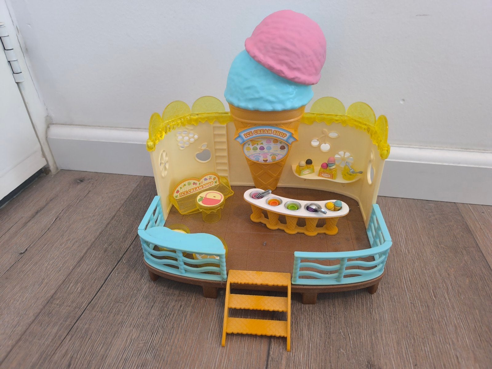 Sylvanian Families IJssalon met accessoires, Ophalen of Verzenden