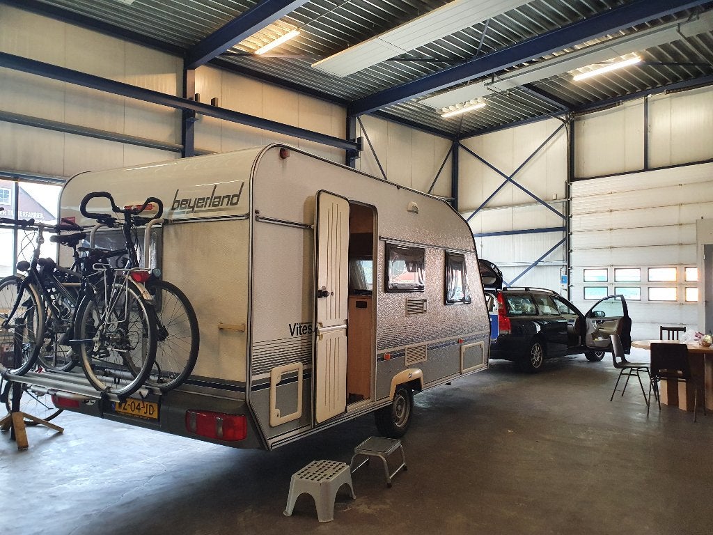 beyerland vitesse 440 TMF met zgan voortent, Luifel, Dwarsbed, Treinzit, 750 - 1000 kg