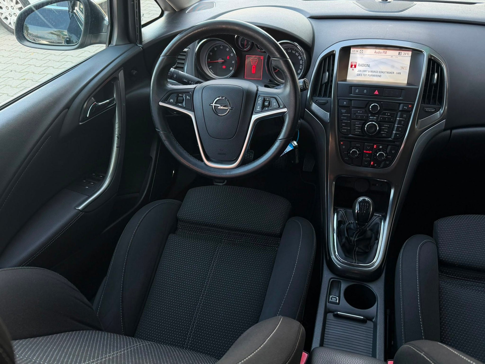 Opel Astra Sports Tourer 1.4 Cosmo, Auto's, Voorwielaandrijving, Euro 5, 101 pk, Gebruikt