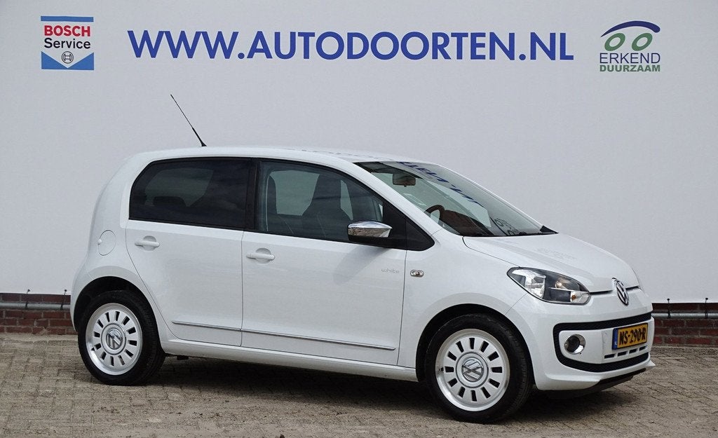 Volkswagen Up! 1.0 high up!|White|Leder|Stoelverw.|Navi|Crui, Auto's, Volkswagen, Euro 5, Gebruikt, 4 stoelen, Wit