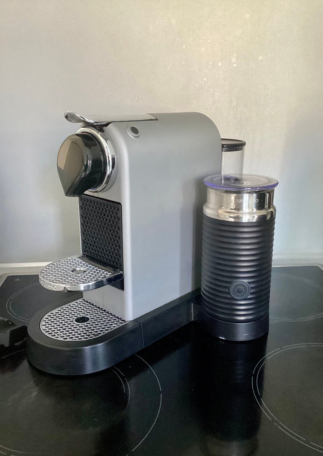 Nespresso De longhi citiZ en milk, Witgoed en Apparatuur, Koffiezetapparaten, Ophalen, Zo goed als nieuw, 1 kopje, Combi