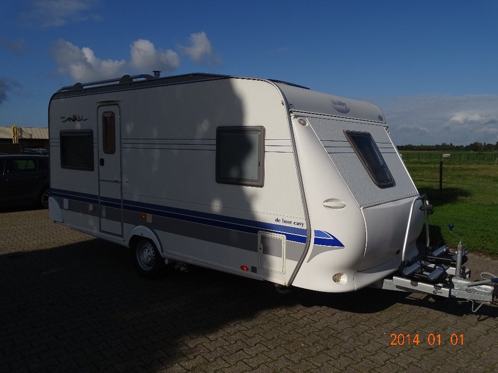 Hobby de luxe easy 460 UFE - Compacte caravan uit 2006, Caravans en Kamperen, Rondzit, Hobby, 5 tot 6 meter, Tot en met 4