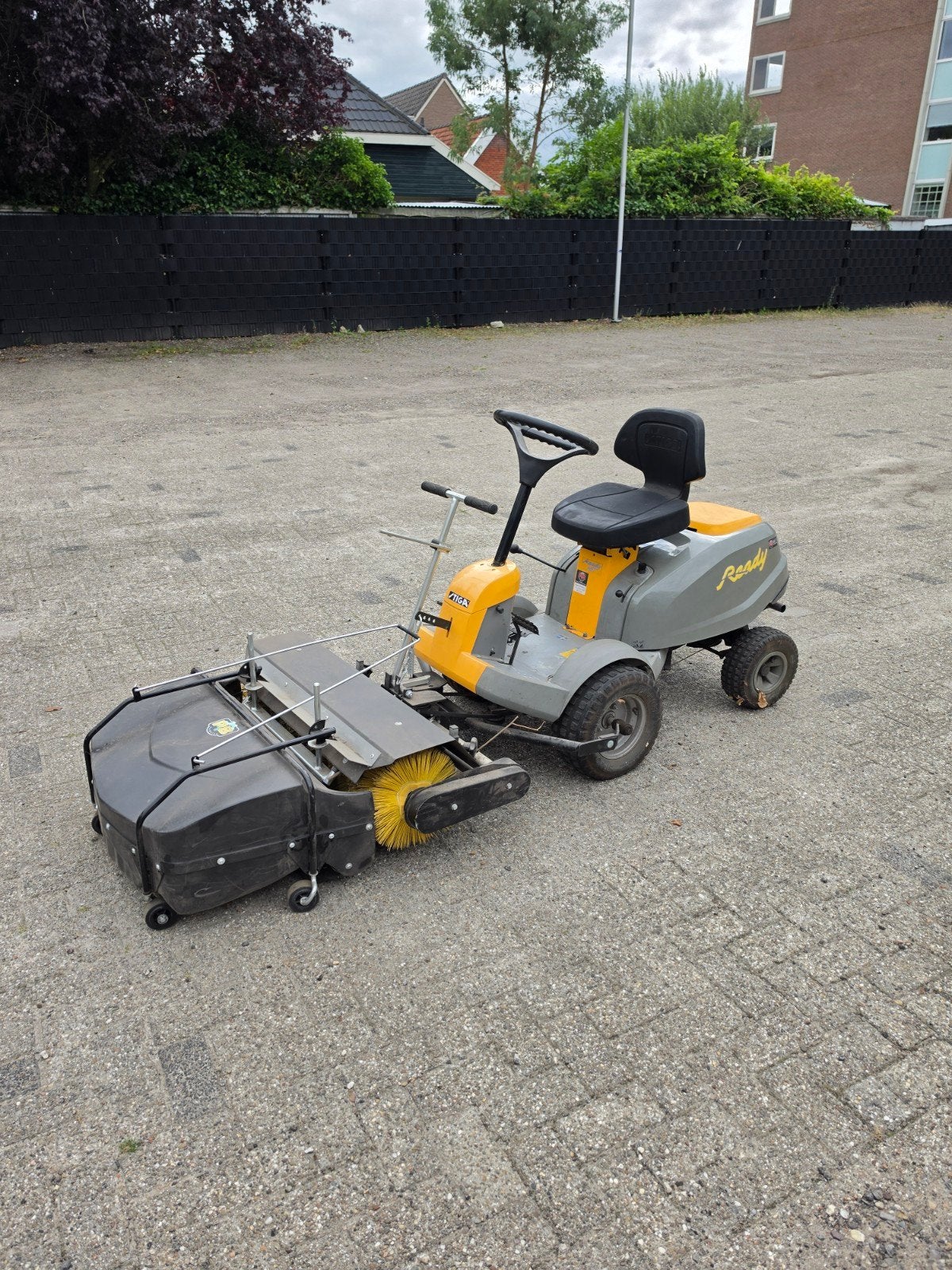 Stiga veegmachine, Ophalen, Zo goed als nieuw