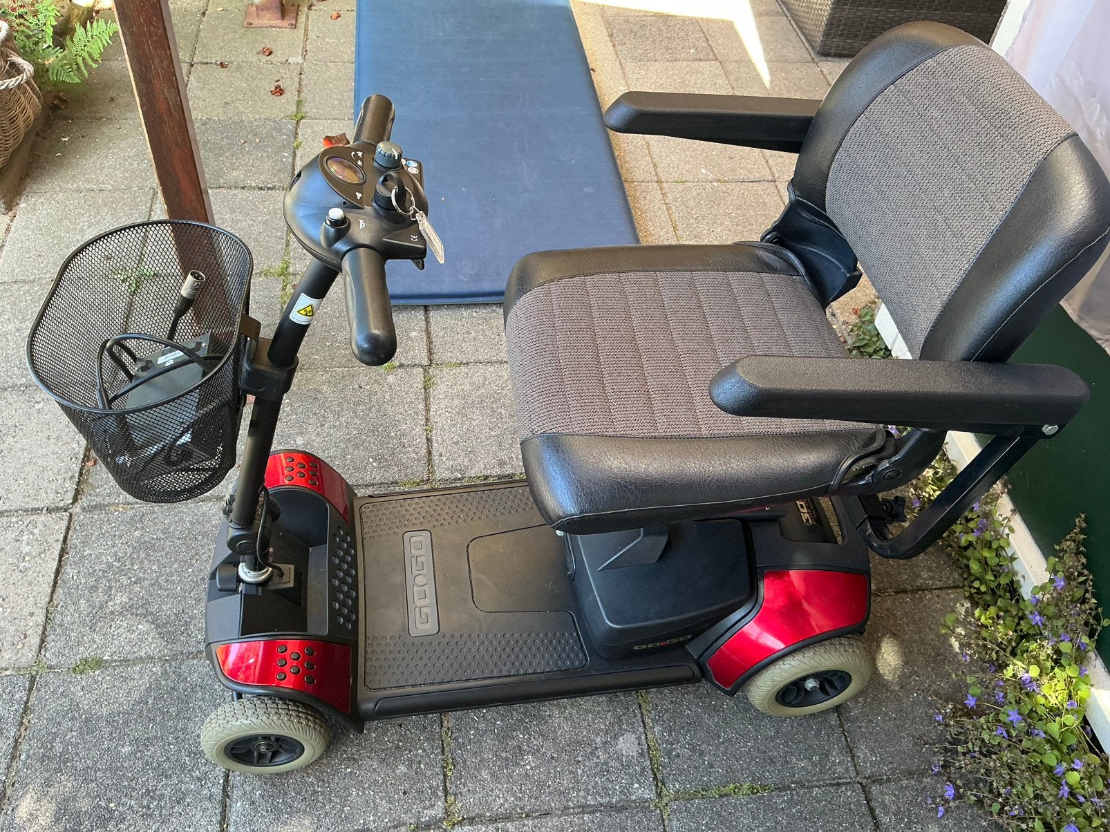 Mooie booster/scootmobiel go go traveller. weinig gebruikt., Diversen, Rolstoelen, Ophalen, Zo goed als nieuw, Elektrische rolstoel