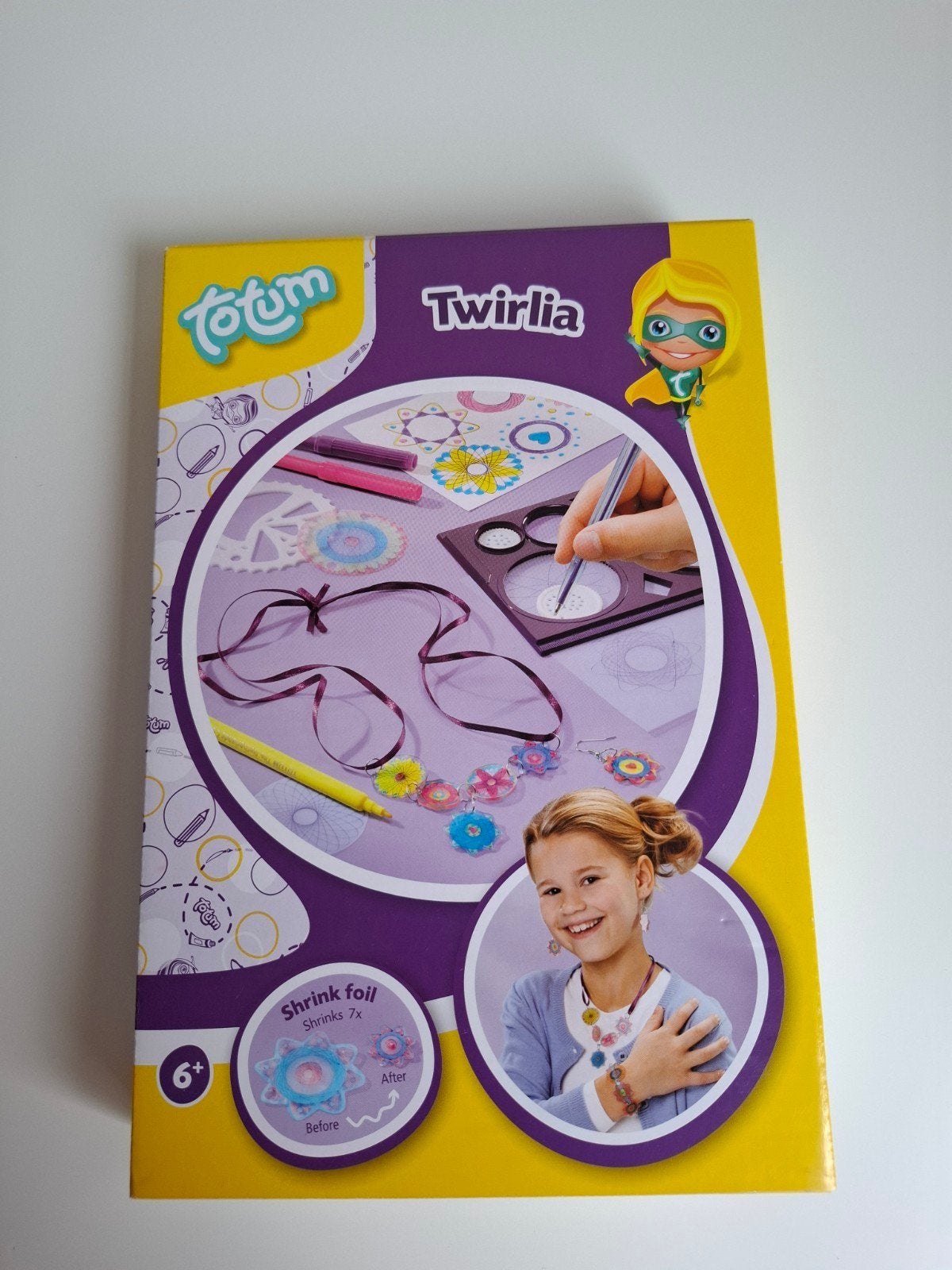 Totum Twirlia Knutselset - Maak je eigen sieraden, Overige thema's, Nieuw, Meerkleurig, Ophalen of Verzenden