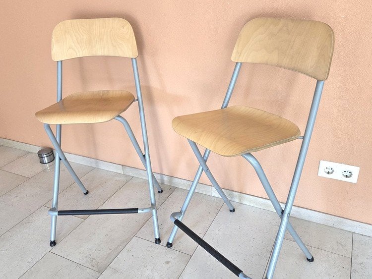 2 Barkrukken Ikea, opklapbaar, Ophalen, Gebruikt, Met voetsteun, 60 tot 90 cm