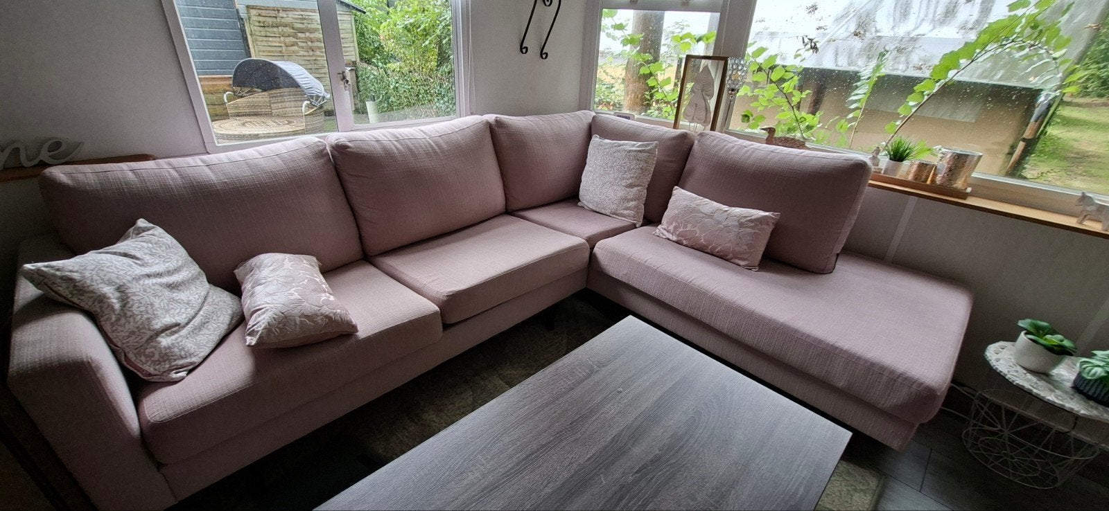 Mooie roze hoekbank, ophalen in Bergharen, Ophalen, 250 tot 300 cm, Gebruikt, 100 tot 125 cm
