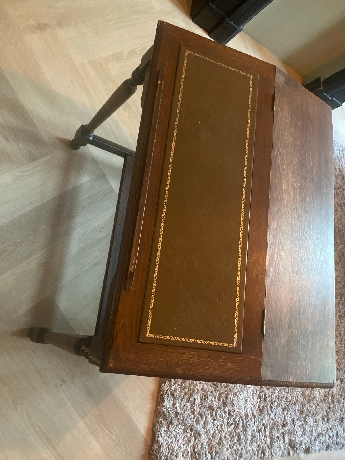 Antiek eiken secretaire met leer ingelegd blad, Ophalen