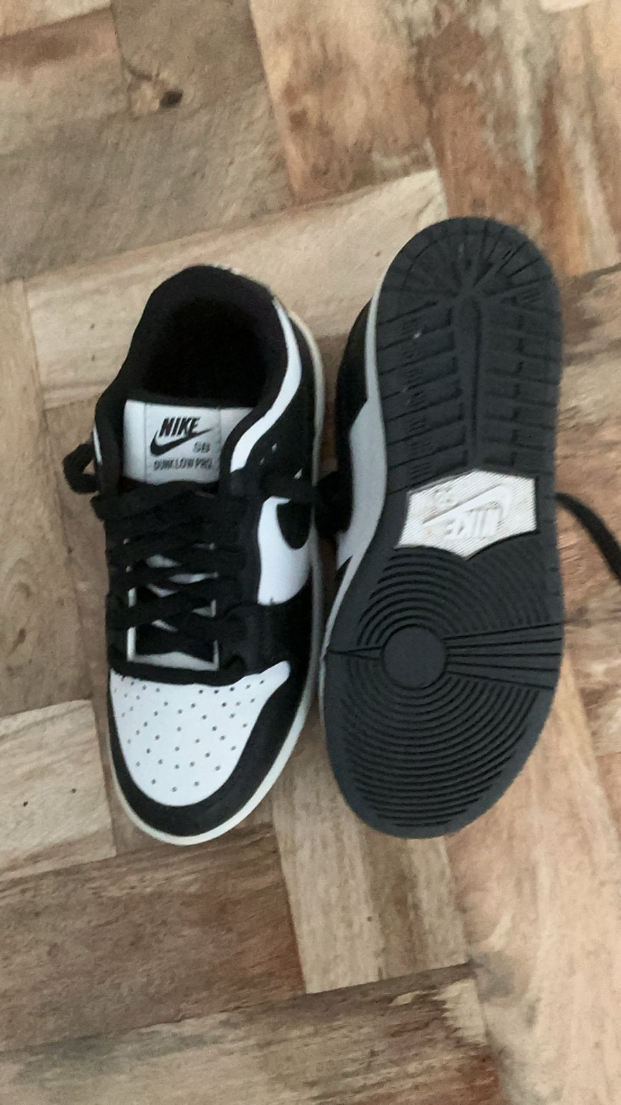 Nike SB Dunk Low Pro Panda - Kinder Sportschoenen, Ophalen, Zo goed als nieuw, Jongen of Meisje, Sportschoenen
