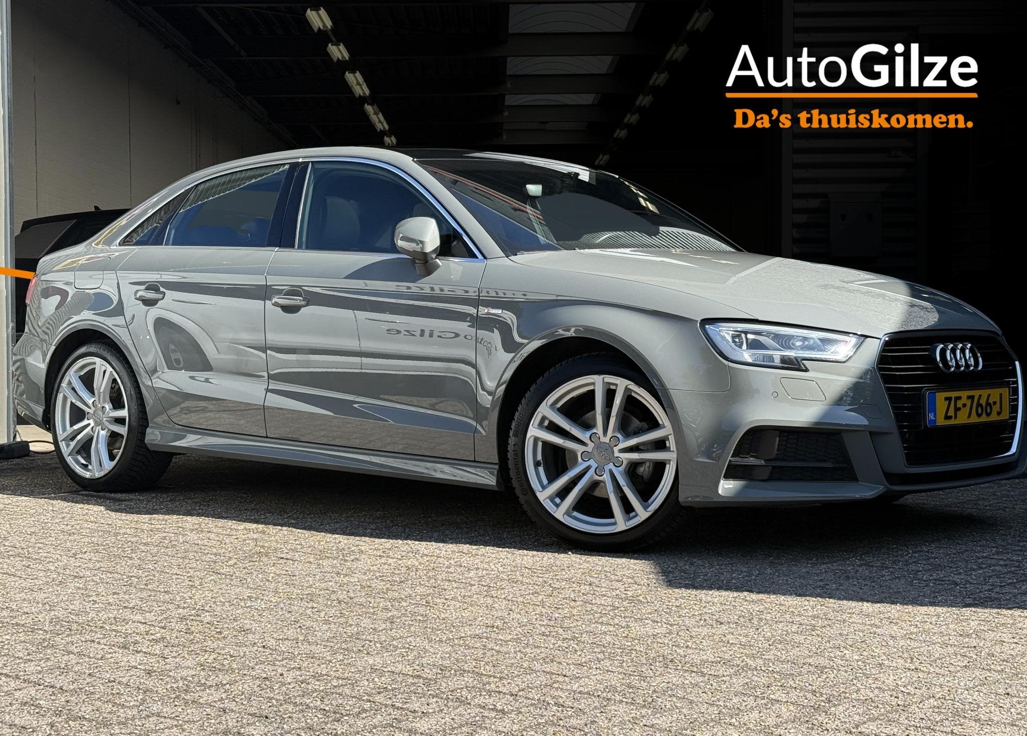 Audi A3 Limousine 30 TFSI Sport S Line Edition l Trekhaak l, Gebruikt, Origineel Nederlands, Bedrijf, 19 km/l
