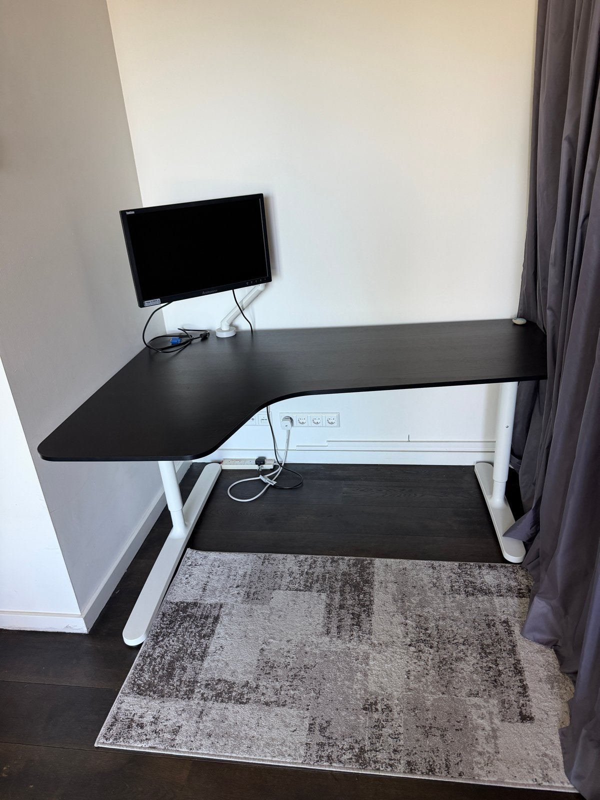 IKEA BEKANT hoekbureau 160x110 zwart/wit verstelbaar, Ophalen, Zwart, 160 cm, Hoekbureau