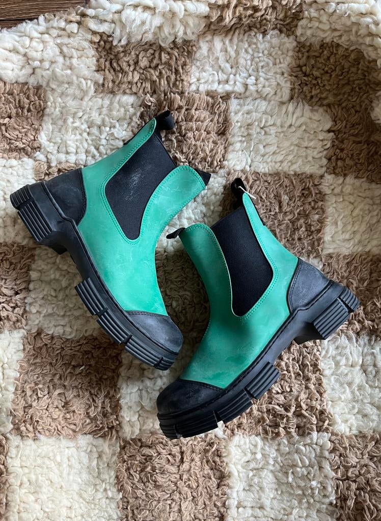 Ganni recycled Rubber City Boots size 38 kelly green, Kleding | Dames, Schoenen, Lage of Enkellaarzen, Nieuw, Ophalen of Verzenden