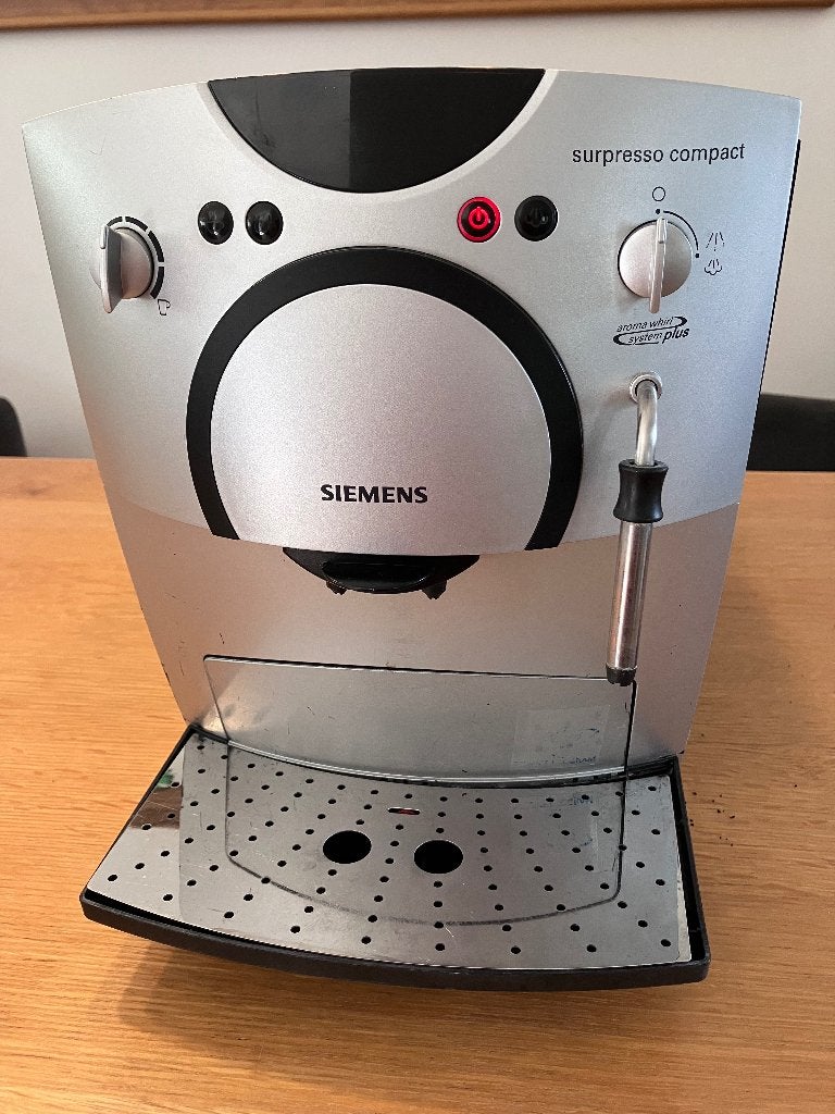Te koop Siemens Bonen koffie apparaat, Ophalen, Afneembaar waterreservoir, Gebruikt, Koffiemachine