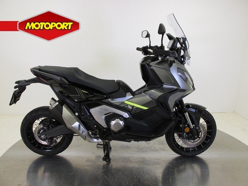 Honda X-ADV750 (bj 2024), Scooter, Bedrijf, Honda Nederland BV, Capronilaan 1
1119 NN  Schiphol-Rijk, NL