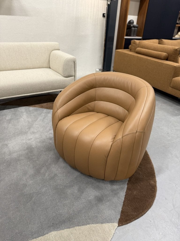 Nieuw Pode Balini Draaifauteuil bruin leer Design Stoel, Huis en Inrichting, Leolux, Info@leolux.nl, Nieuw, Ophalen of Verzenden